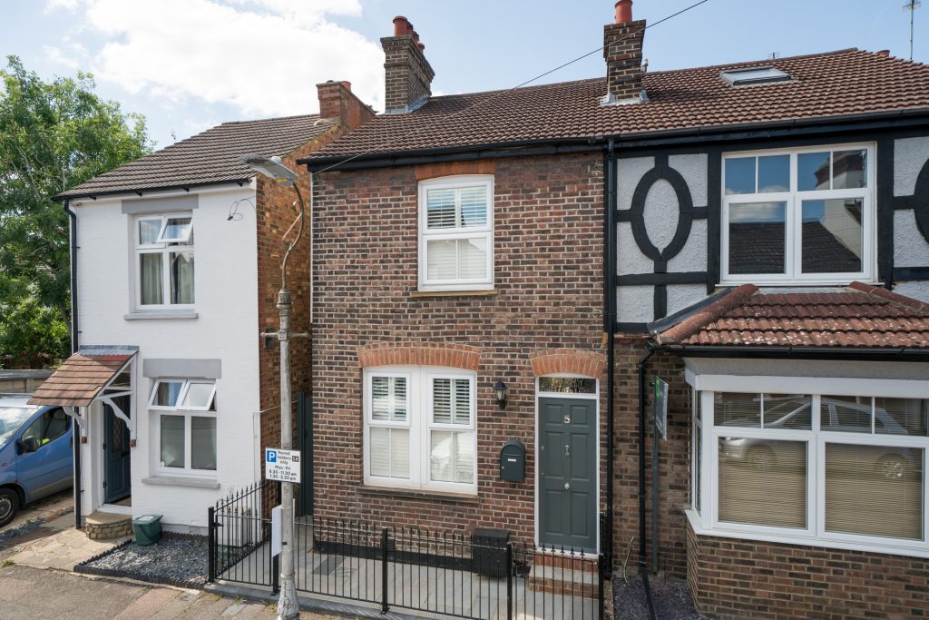 Upper Heath Road, St. Albans Louise Saunders